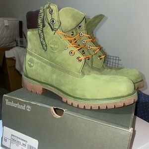 Timberland Men’s 6 Inch Premium Waterproof Nubucj Boots Olive Green A1M72